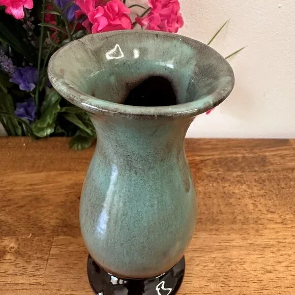 Vintage Green and Brown Drip Glaze Pedestal Vase Marked 569 Art Pottery - Picture 3 of 7